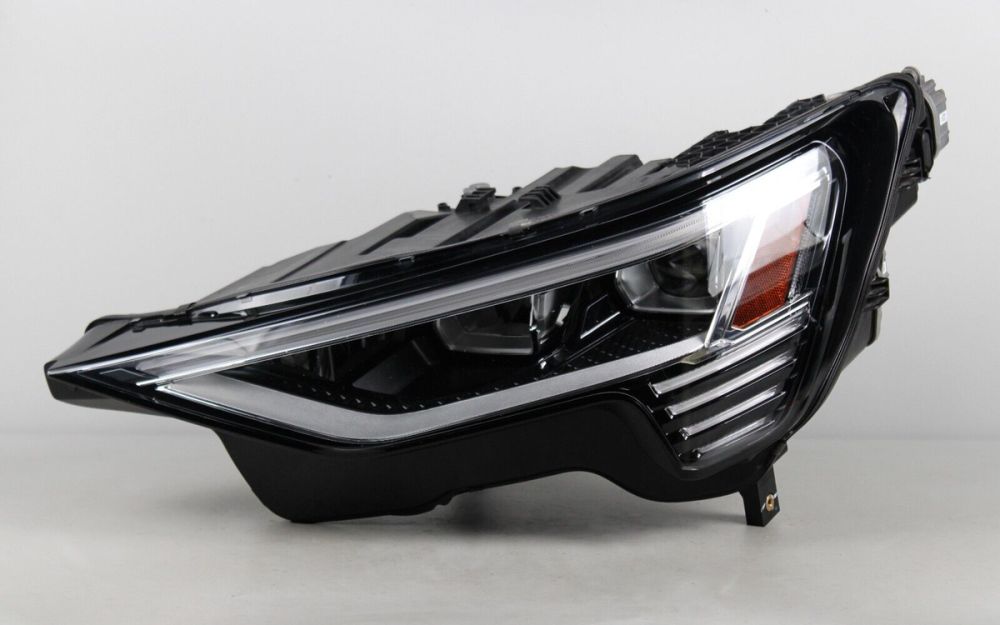 تصویر محصول چراغ جلو چپ آئودی Q5 e-tron 40 سال 2023