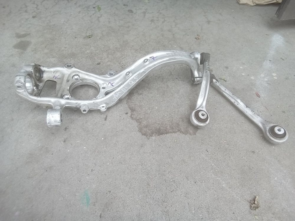 تصویر محصول سگدست جلو چپ آئودی Q5 e-tron 40 سال 2023