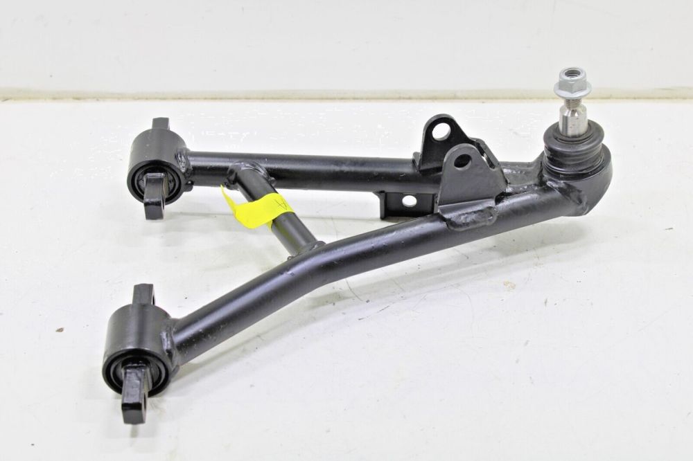 تصویر محصول طبق کوچیک چپ آلفارومئو 4C کوپه سال 2015