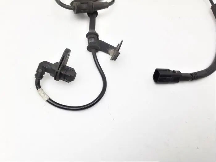 تصویر محصول سنسور abs جلو چپ هیوندای i20 سال 2012