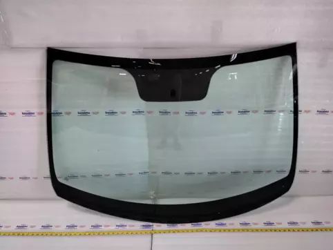 تصویر محصول شیشه جلو هیوندای i20 سال 2012