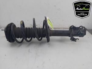 تصویر محصول کمک فنر جلو راست تویوتا راوفور 2.5 لیتر دو دیفرانسیل سال 2017