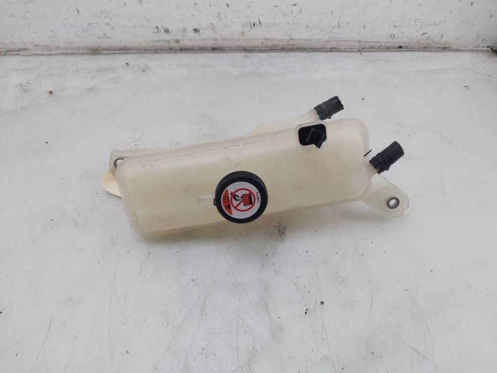 تصویر محصول منبع انبساط تویوتا راوفور 2.5 لیتر دو دیفرانسیل سال 2017