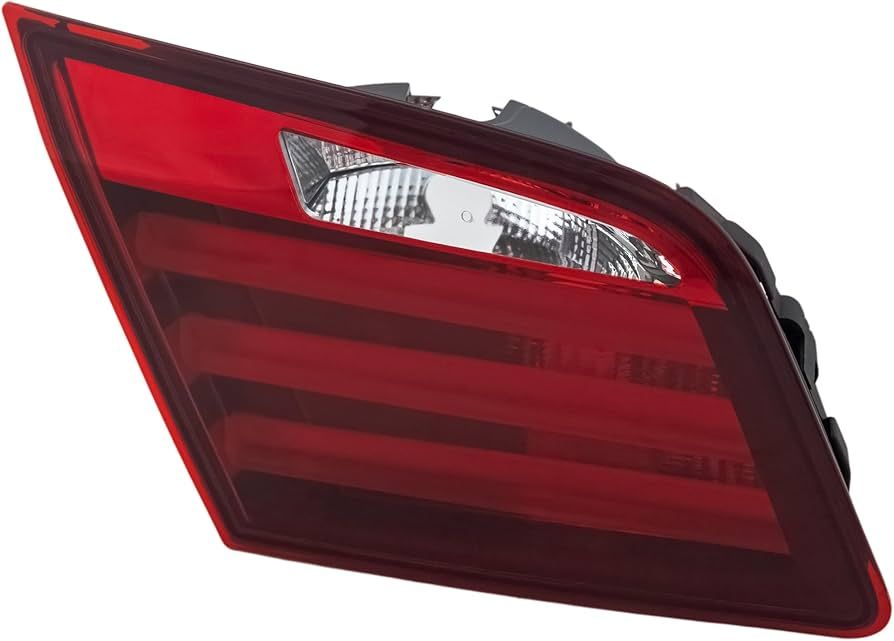 تصویر محصول چراغ خطر عقب چپ بی ام و سری 5 سدان 528i سال 2012