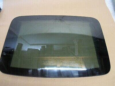 تصویر محصول شیشه سانروف بی ام و سری 5 سدان 528i سال 2012