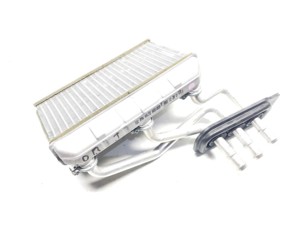 تصویر محصول رادیاتور بخاری بی ام و X6 35 سال 2010