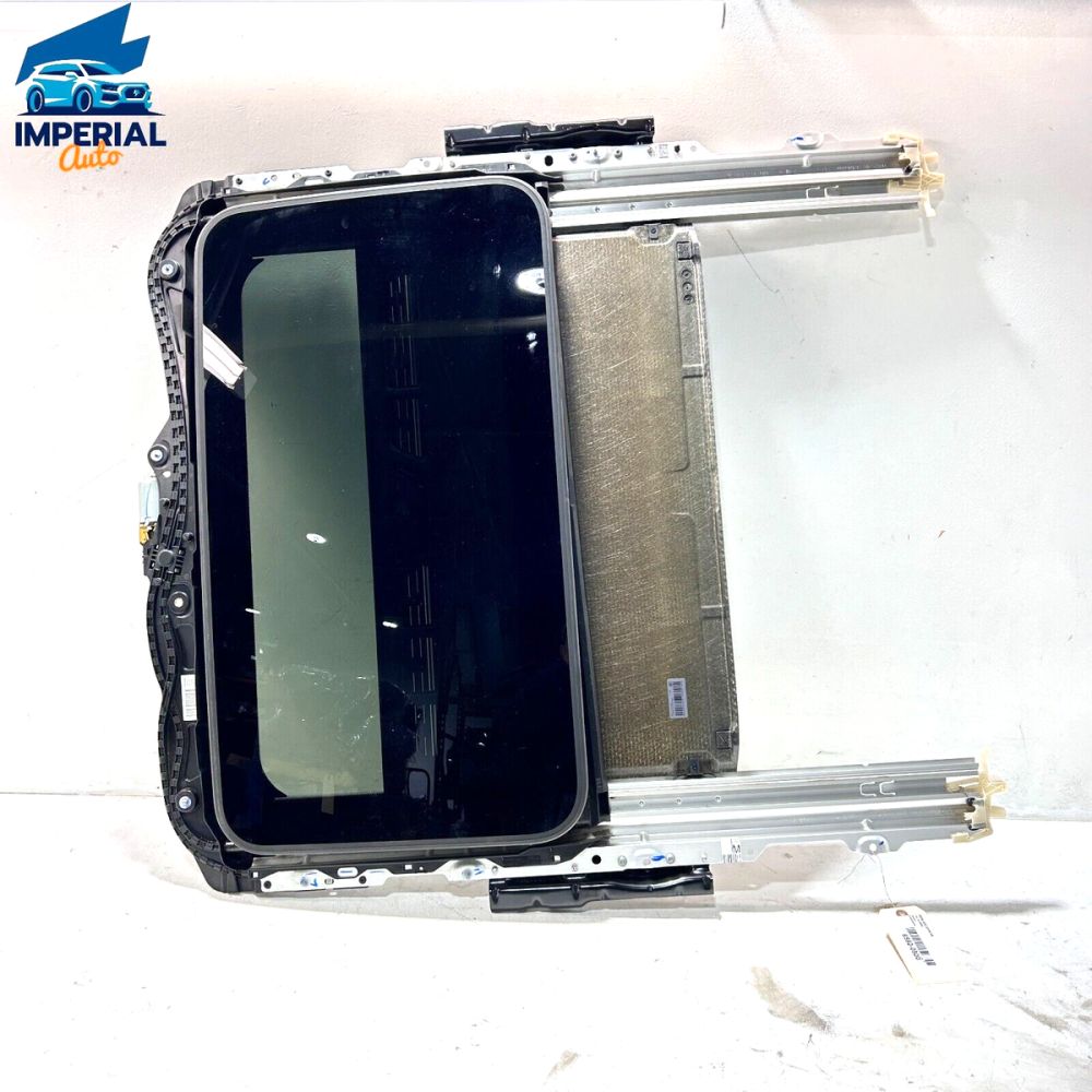 تصویر محصول شیشه سانروف بی ام و سری 3 سدان 330i سال 2017