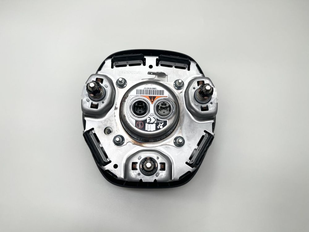 تصویر محصول ایربگ فرمان کی ام سی eJ7 ساده سال 2023