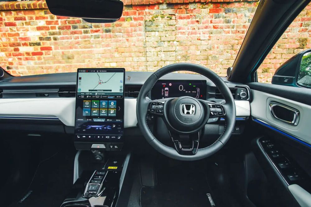 تصویر محصول ایربگ داشبورد هوندا eNS1 150 کیلووات سال 2023