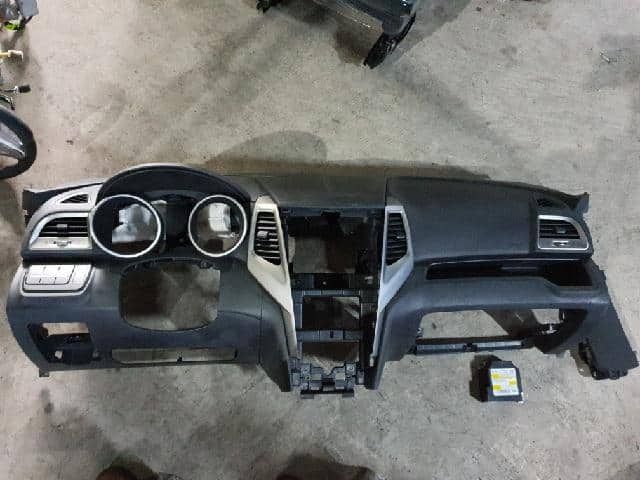 تصویر محصول داشبورد سانگ یانگ تیوولی الیت سال 2017