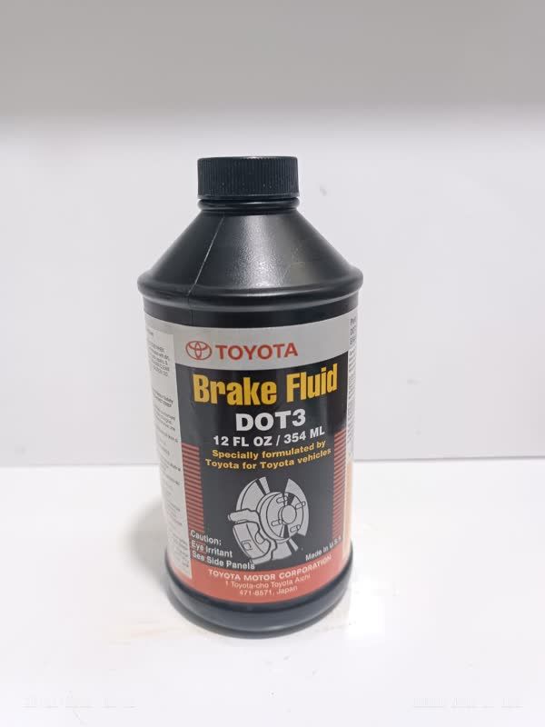 تصویر محصول روغن ترمز تویوتا کمری