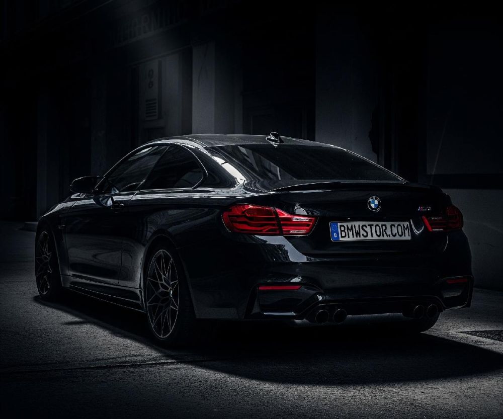 تصویر محصول شیشه لچکی عقب چپ بی ام و 320i